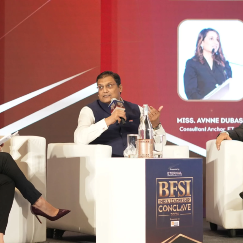 ET Now’s Consultant Anchor, Avanne Dubash, moderating a panel discussion on the Mutual Fund Industry with panellists Navneet Munot, MD & CEO of HDFC Asset Management Co. Ltd., and D.P. Singh, Deputy MD & Joint CEO of SBI Mutual Fund.
