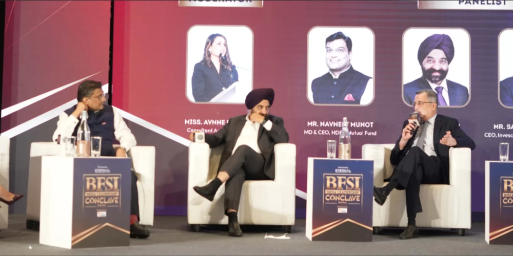 From left to right: Avanne Dubash, Navneet Munot, MD & CEO of HDFC Asset Management Co. Ltd.; D.P. Singh, Deputy MD & Joint CEO of SBI Mutual Fund; Saurabh Nanavati, CEO of Invesco Asset Management (India) Pvt. Ltd.; and Swarup Mohanty, Vice Chairman & CEO of Mirae Asset Investment Managers (India) Pvt. Ltd., during the panel discussion.
