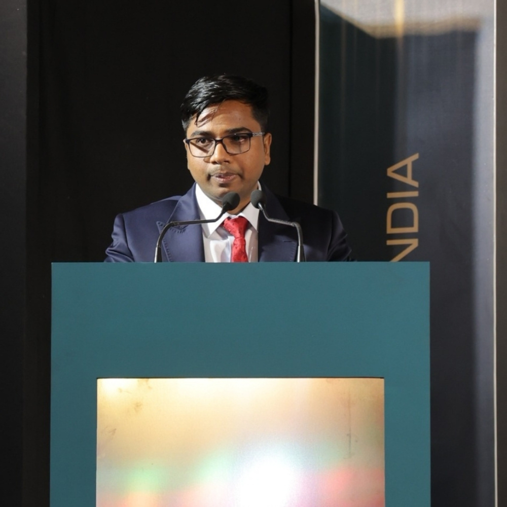 Mr. Alok Ranjan Tiwari, Managing Director & CEO, Eternal Corporate Media Private Limited, delivering a special address.